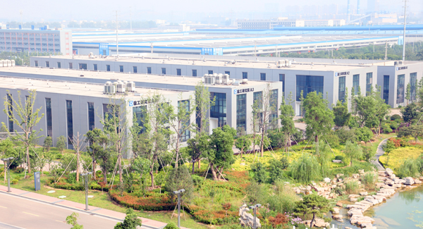 Con una inversión de 1000 millones de yuanes, el Instituto de Investigación de Maquinaria de Construcción de XCMG fue completado, permitiendo a XCMG construir gradualmente un sistema de investigación y desarrollo que irradia el mundo