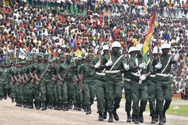 震撼！神秘中国制造现身几内亚国庆阅兵式