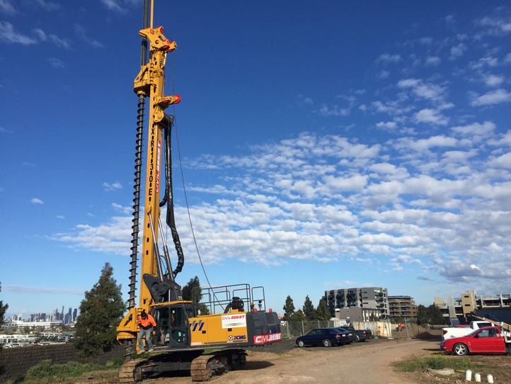 2017年7月爱游戏旋挖钻机在澳大利亚进行房建桩施工