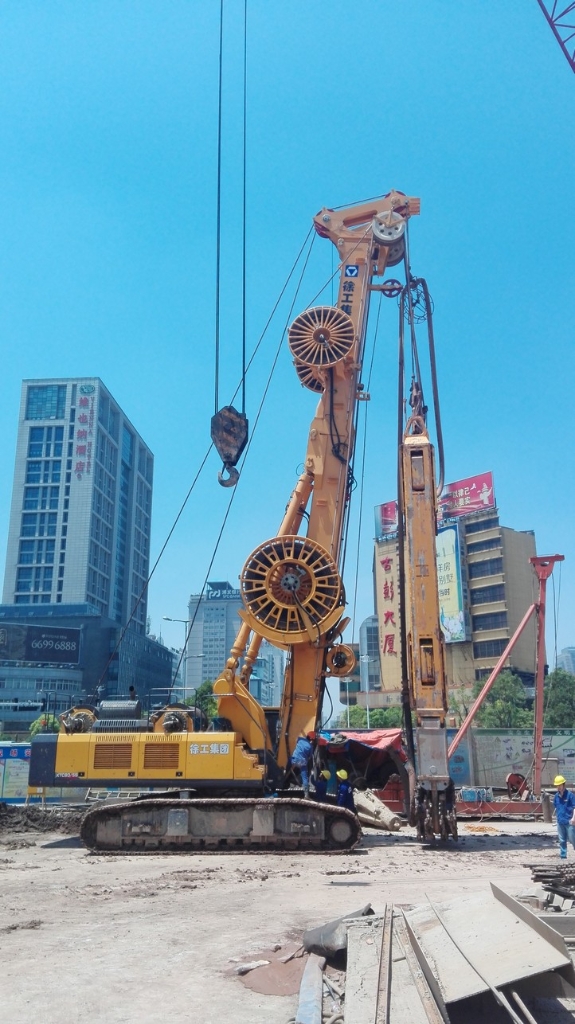 2016年5月爱游戏双轮铣槽机在徐州施工